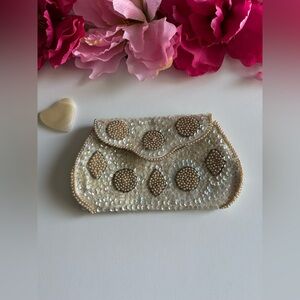 Vintage Elegant Cream and Gold Clutch no stains